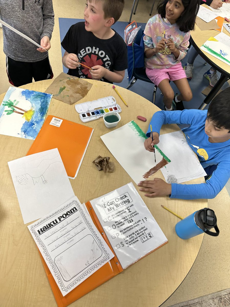 2C is filled with amazing poets! 📜

We have been working on writing a variety of poems. This week we started by publishing our Haiku’s and illustrating them with beautiful water color paintings! 🎨🌼🌿
#MahwahConnects <a href="/LMMahwah/">Lenape Meadows School</a>