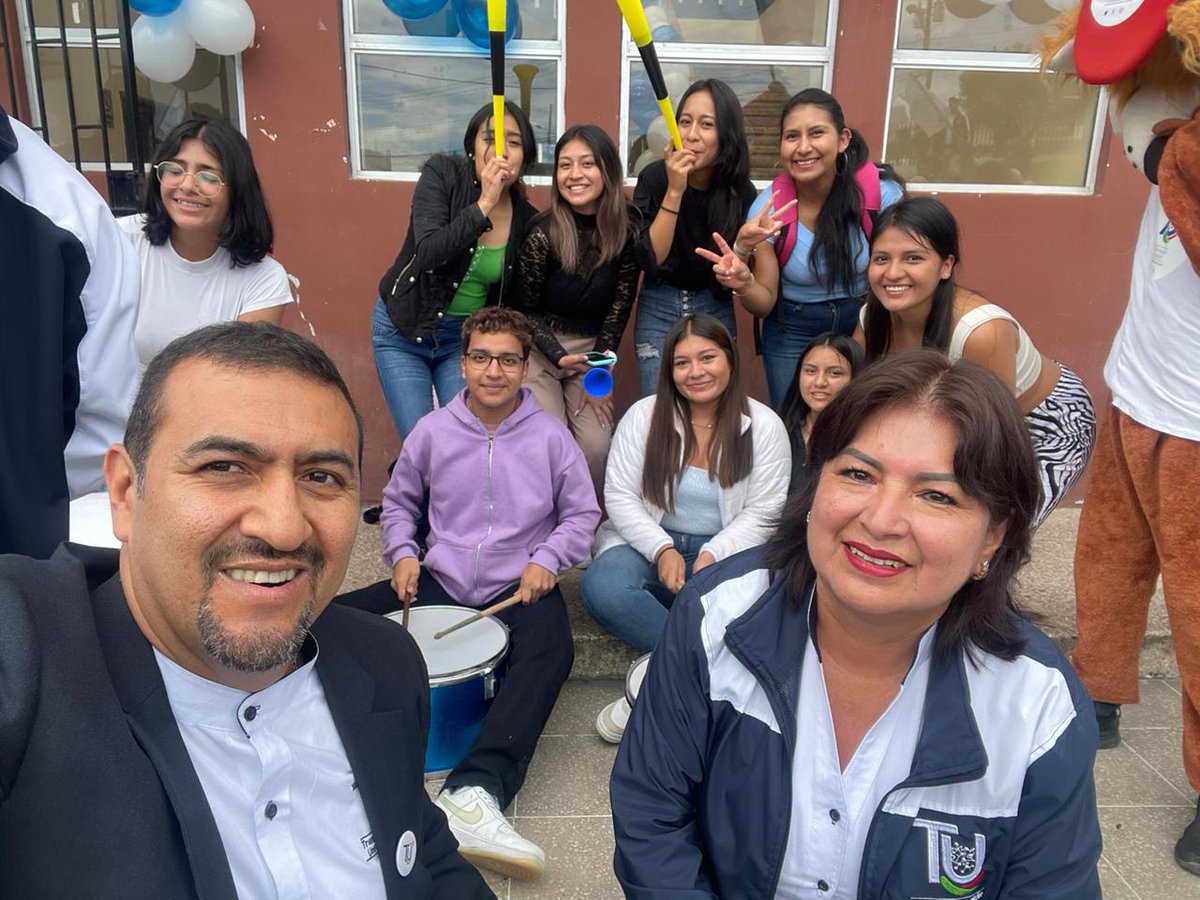 NikolayAguirre's tweet photo. ¡Gracias por todo el apoyo, mi querida Facultad Jurídica! 

Qué alegría ver cómo Elvia junto a todos los estamentos han trabajado incansablemente por la excelencia.

¡Este 2 de junio, en Jurídica continúa la transformación para la excelencia académica!

#NikolayYElvia2023 https://t.co/zmmiNUEpV4
