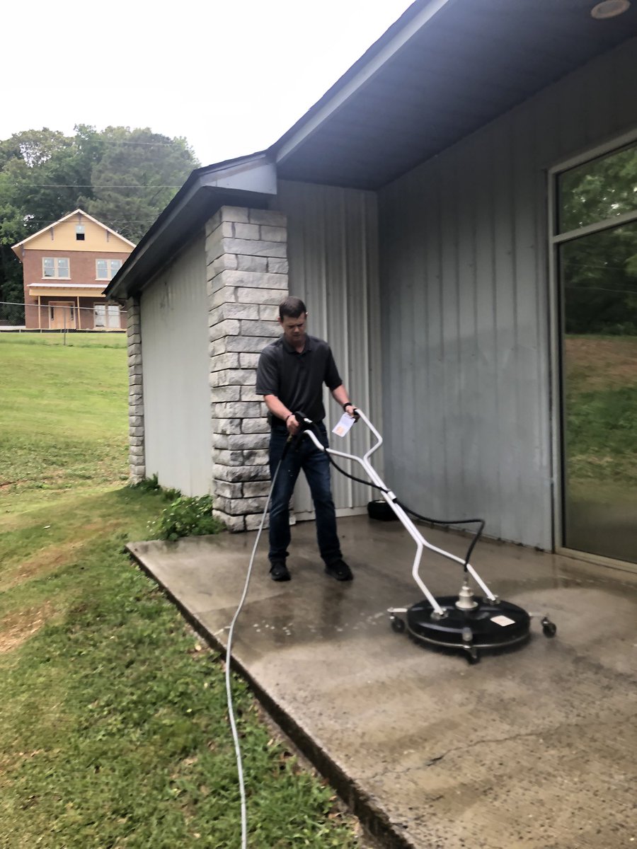 Robin Leonard tweet media