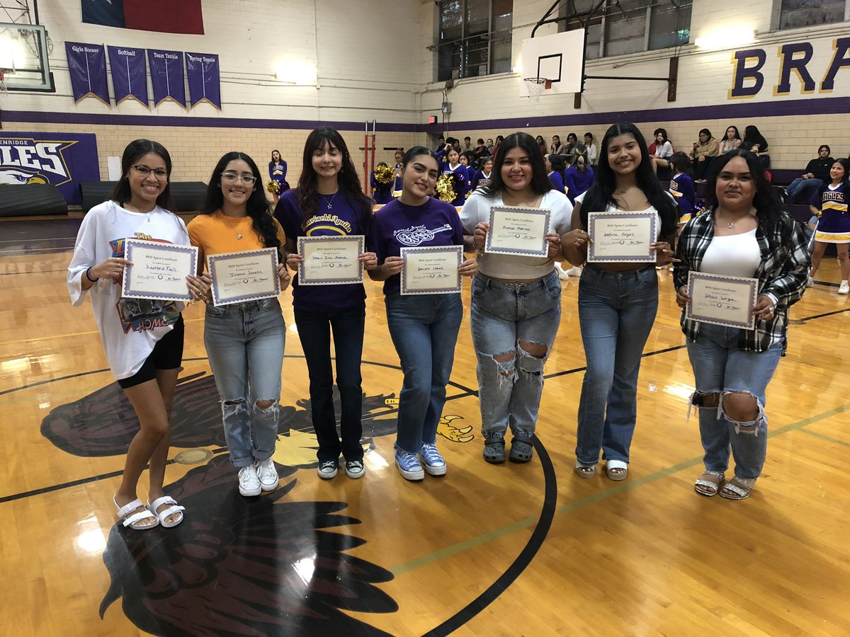 SAISDBrackHS's tweet photo. Senior #BrackCheer and #BrackDance getting recognized for their achievements this year at the #SeniorClass2023 farewell Pep-Rally! #BrackFamilia https://t.co/tRf4SECnSE