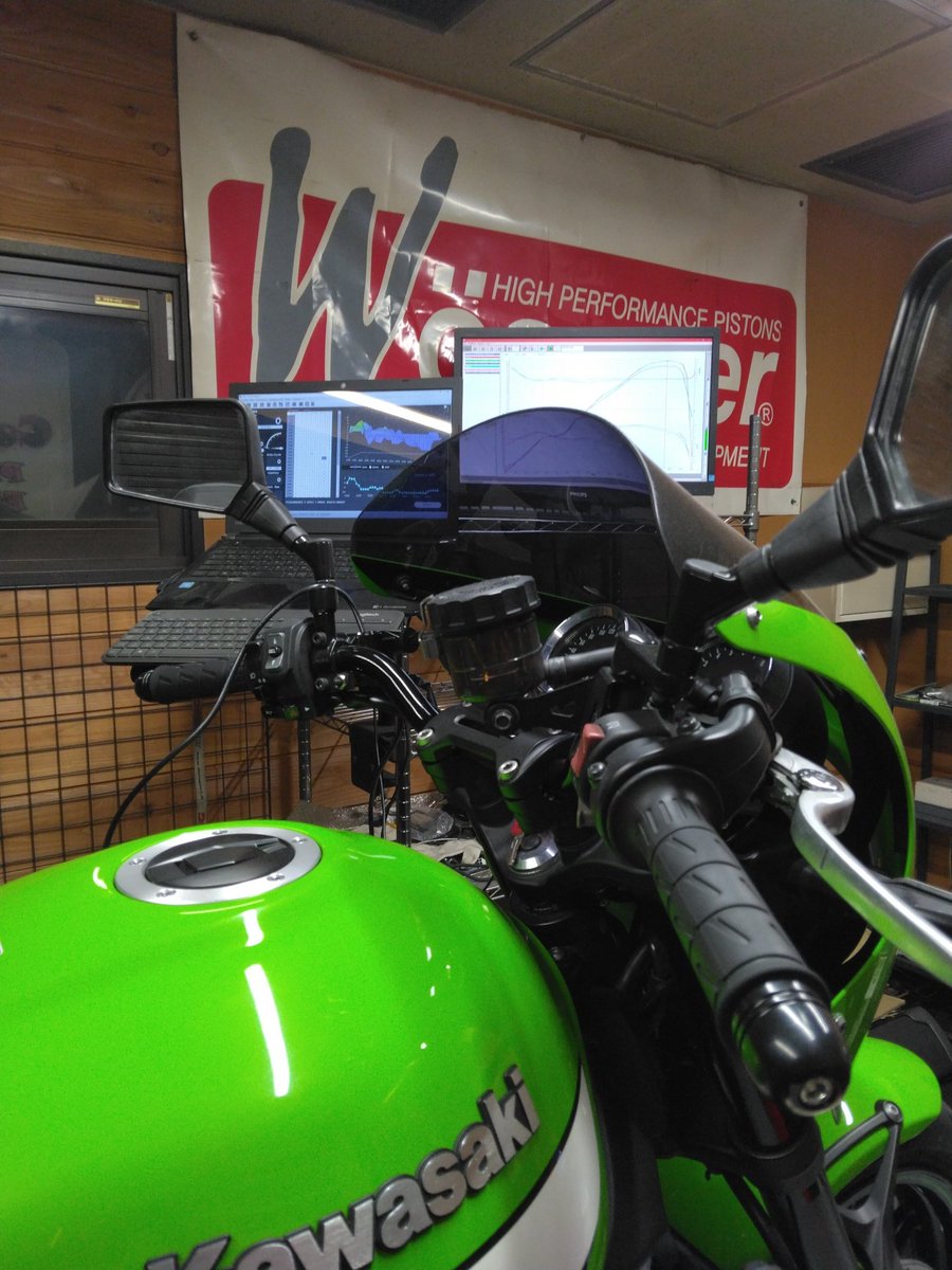 RapidbikeJ's tweet image. Z900RS-ヨシムラ T-SPECマフラー
ラピッドバイクセッティング依頼。
元々装着されていた別のシフターフィーリングがよくないとご相談がありラピッドバイク専用シフターキットに変更。

rapidbike-japan.com

歪みセンサー採用でスムーズ。
気になるパワーは後日レポート
#z900rs
#tspec
#ヨシムラ