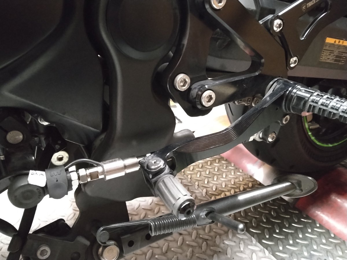 RapidbikeJ's tweet image. Z900RS-ヨシムラ T-SPECマフラー
ラピッドバイクセッティング依頼。
元々装着されていた別のシフターフィーリングがよくないとご相談がありラピッドバイク専用シフターキットに変更。

rapidbike-japan.com

歪みセンサー採用でスムーズ。
気になるパワーは後日レポート
#z900rs
#tspec
#ヨシムラ