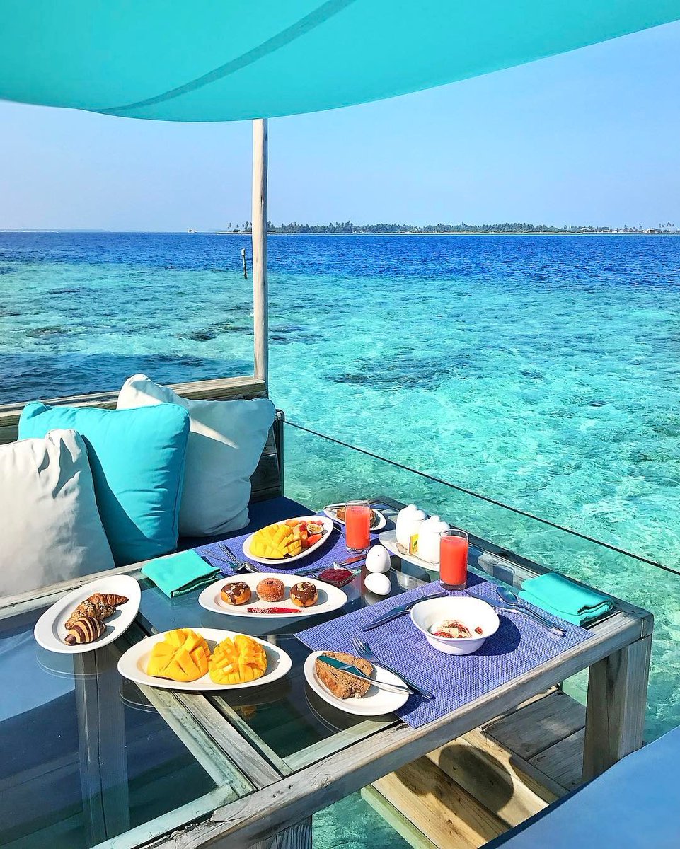 Exulansista's tweet photo. Breakfast in Maldives. https://t.co/Z7SeEwgmkG