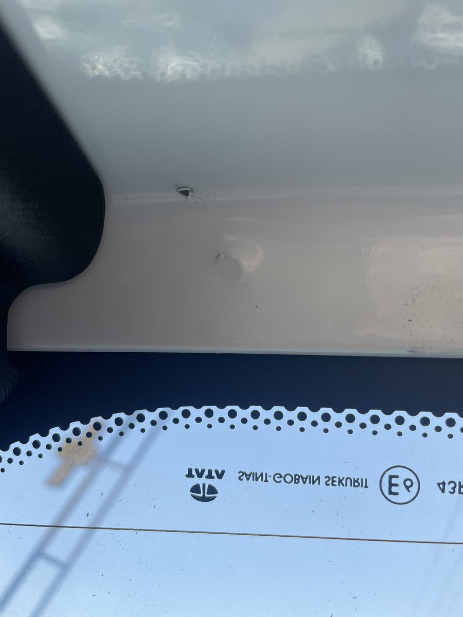 samindia974's tweet photo. @TataMotors  Saturday I did PDI and found defect in body paint. My dealer refuse to order new one. How can I get defect free car from your dealer. Refer the attached pics. I am very disappointed from Tata. My My number is 9899858449. @TataCompanies @RNTata2000 @tata_cars https://t.co/dDmvnm9UMG