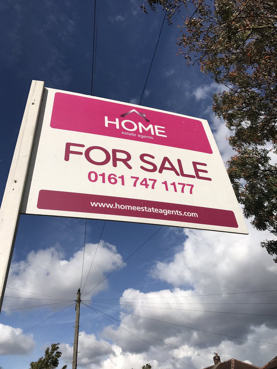 HomeinUrmston's tweet photo. #NEW #FORSALE! Alderley Road, #Flixton - £299,999. A three bedroom semi detached being sold with no #vendor chain. Online with #virtualviewing soon! https://t.co/DINStpiwQ1