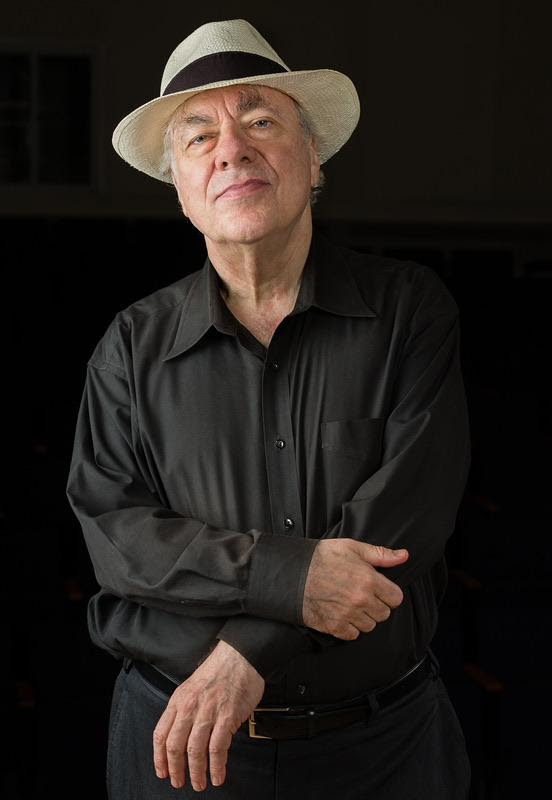 saludycultura's tweet photo. #FestivalCasals continúa esta semana con el #clarinetista #OskarEspina y el pianista #RichardGoode El clarinetista español interpretará el estreno mundial del compositor puertorriqueño #AlfonsoFuentes El virtuoso pianista 3 potentes piezas Beethoven
https://t.co/cILWQ8Ynmc https://t.co/DkxcXXwwsN