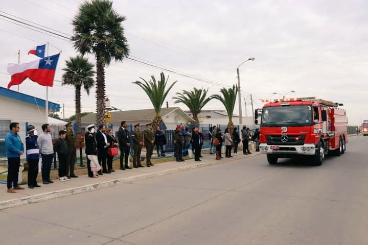 Agradecemos los saludos de <a href="/CarabCoquimbo/">Carabineros Región de Coquimbo</a>, <a href="/PDI_Coquimbo/">PDI_Coquimbo</a>, <a href="/BancoEstado/">BancoEstado</a>, <a href="/C_B_LOSVILOS/">BOMBEROS LOS VILOS</a> y <a href="/BoteSalvavidasL/">bote salvavidas los vilos</a>, en el día de Las Glorias Navales, gracias por la importante muestra de cariño y consideración con nuestra <a href="/Armada_Chile/">Armada de Chile</a>.
#MesdelMar  <a href="/maritgobcoq/">Gob. Marítima de Coquimbo</a> <a href="/DGTM_Chile/">DIRECTEMAR - Armada de Chile</a>