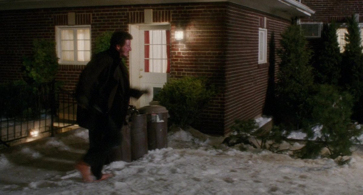 HomeAloneFrames's tweet photo. Home Alone by John Hughes - frames 118873 to 118876 of 148019.

 #homealone #homealoneframes https://t.co/6rpvsgoabt