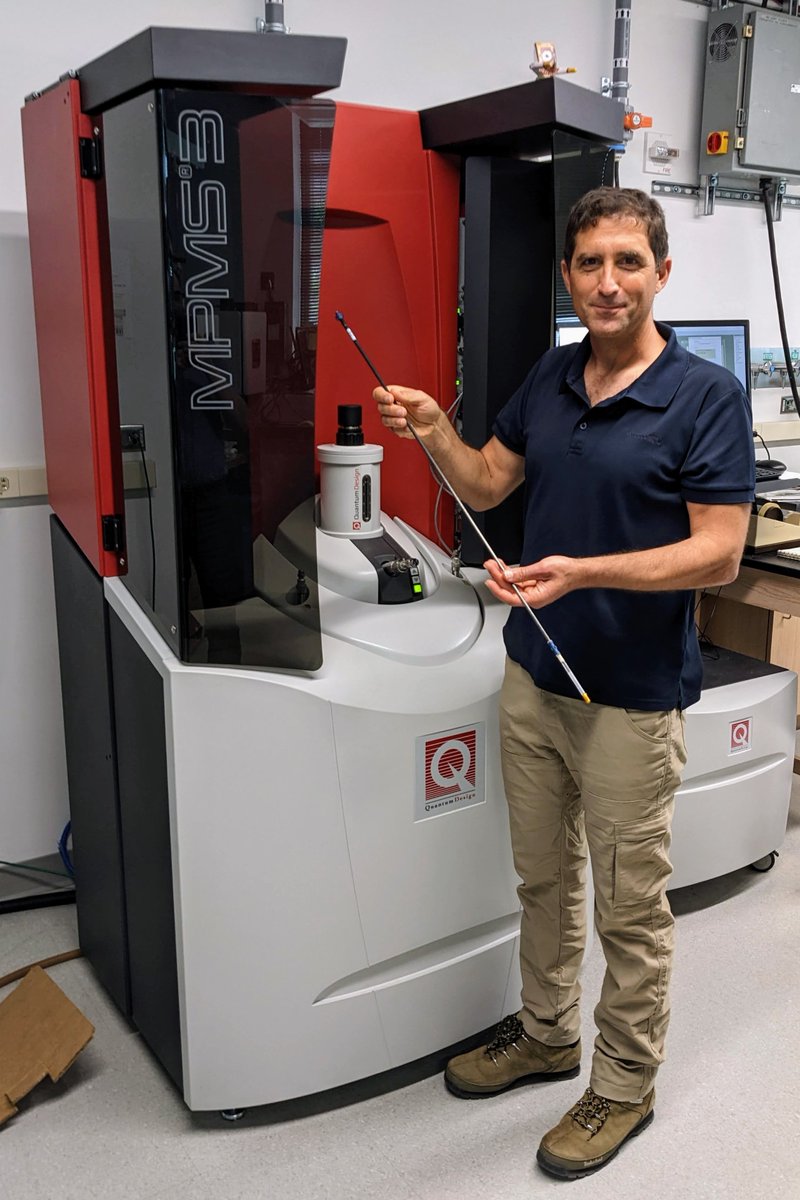 irm_umn's tweet photo. Visiting Fellows Ron Shaar (Hebrew University of Jerusalem) and Yuval Burstyn (UC-Davis) using the IRM's QDM and MPMS-3 to explore the magnetic properties of speleothems and marine sediments. @UMNEarthScience @UMNCSE @NSF #NSFFunde https://t.co/98WxVdkU7C