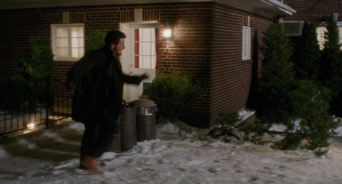 HomeAloneFrames's tweet photo. Home Alone by John Hughes - frames 118873 to 118876 of 148019.

 #homealone #homealoneframes https://t.co/6rpvsgoabt
