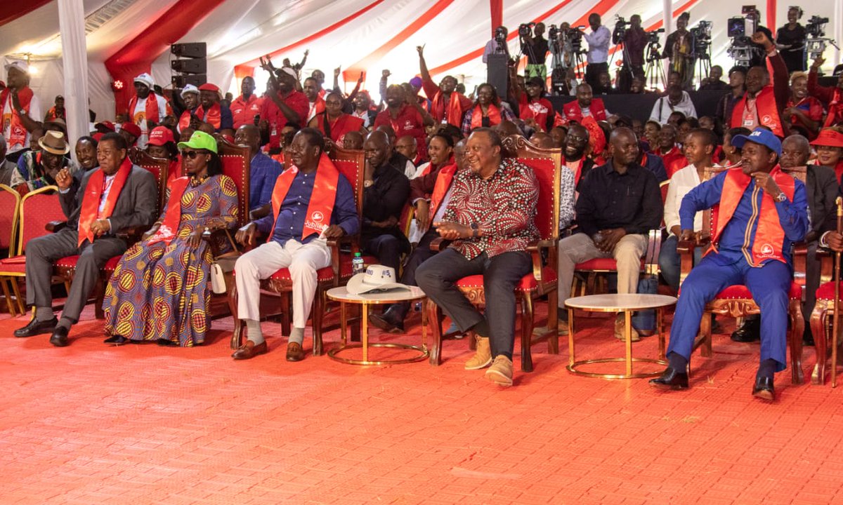 RailaOdinga's tweet photo. Mr. Ruto must address Mr Gachagua's remarks regarding citizen shareholding and clarify his stance. 

If he agrees with his deputy, then the non-shareholding majority of Kenyans will be compelled to pursue self-determination, as permitted by Kenyan and International laws. https://t.co/NRvZRVHqne