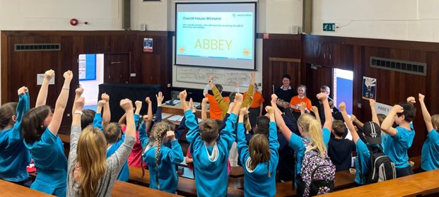 Absolutely brilliant to welcome the energy and enthusiasm of Year 5 <a href="/sonningcommonps/">SCPS</a> , <a href="/KidmoreEndSch/">Kidmore End School</a> and Caversham Park Primary School into MECE today. A WOW day to start their association with our school. Science , drama, orienteering, food and DT a great #teammece day