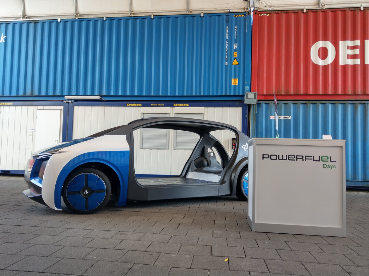 Letzte Woche war unser Inter Urban Vehicle (IUV) im @Verkehrshaus bei der Powerfuel Week ausgestellt. Infos IUV: verkehrsforschung.dlr.de/de/projekte/ng… Die Powerfuel Week befasst sich mit dem Anwendungsspektrum von Wasserstoff, Brennstoffzellen und Synfuels (E-Fuels): powerfuel.ch