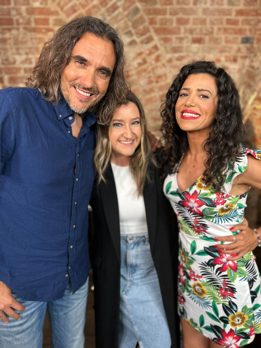 El otro día estuvimos con Candela Álvarez 😘 en su programa “Acorde Intermitente” de <a href="/DejateTV/">Déjate de Historias TV</a> charlando sobre MAMINA y cantándola en directo. Gracias por tanto cariño! 

Podéis verla aquí: 

dejatedehistorias.es/entrelazados-s…