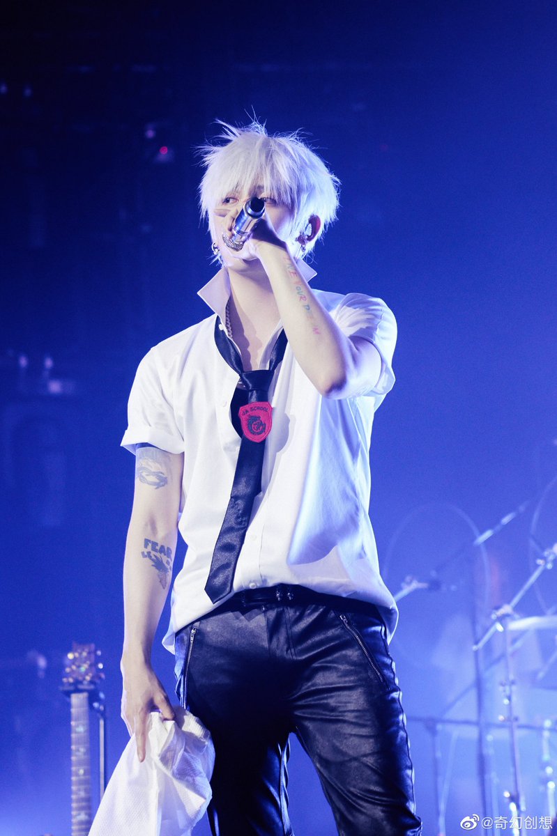 fullmoonsmiley's tweet photo. หล่อ เต้นเก่ง ร้องเพลงเพราะ เล่นดนตรีได้ เฮียก็ครบเครื่องเว่อออ ทำเอาสเปคเราสูงเกิ๊นนน🔥💖
#符龙飞0521生日快乐
#符龙飞 #FuLongfei 
#JasonFu #ฝูหลงเฟย https://t.co/4pEMtQ7Var