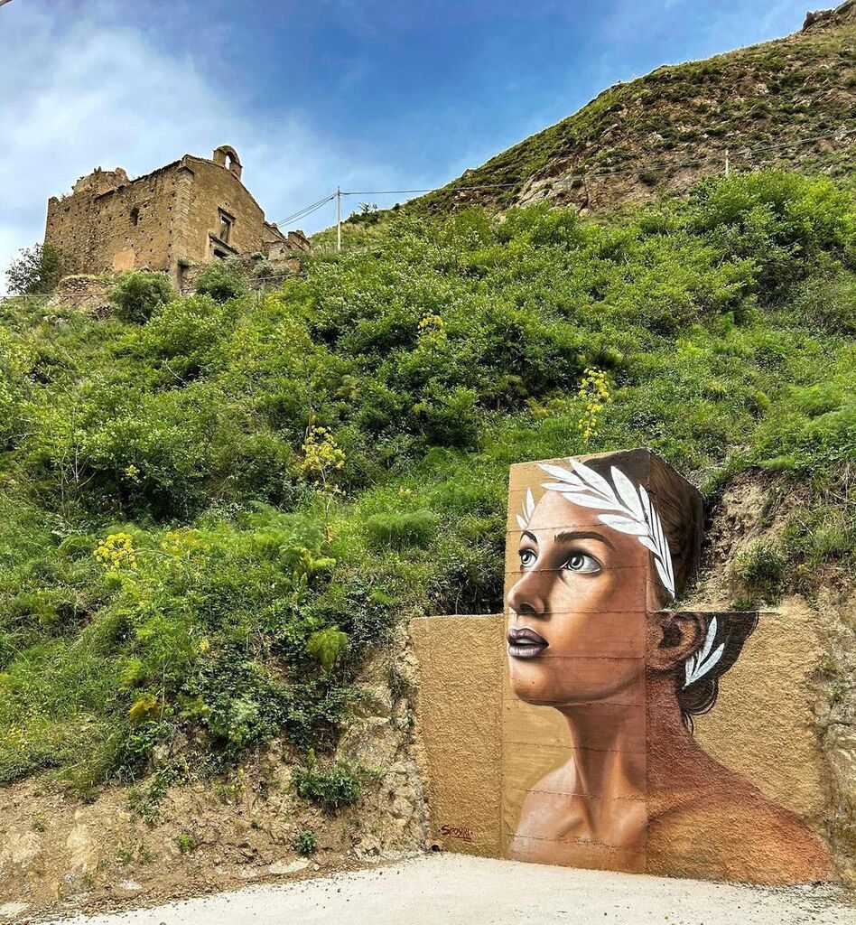 streetartUS's tweet photo. #Streetart: #Mnemosine by #SposArt @spos.art in #Tripi, Italy with @icoloridimaria
More info at: https://t.co/rD6B88Cyvl
Via @cultureforfreedom @barbarapicci 
 https://t.co/FatQKJ4SEJ https://t.co/BAEkHbz6eZ