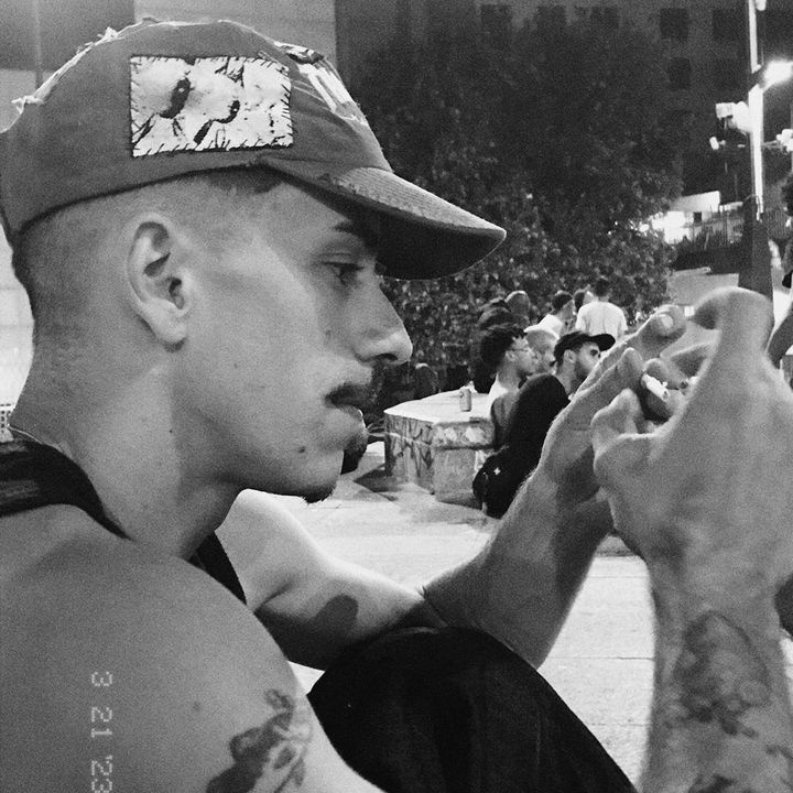 _browFf's tweet image. Online