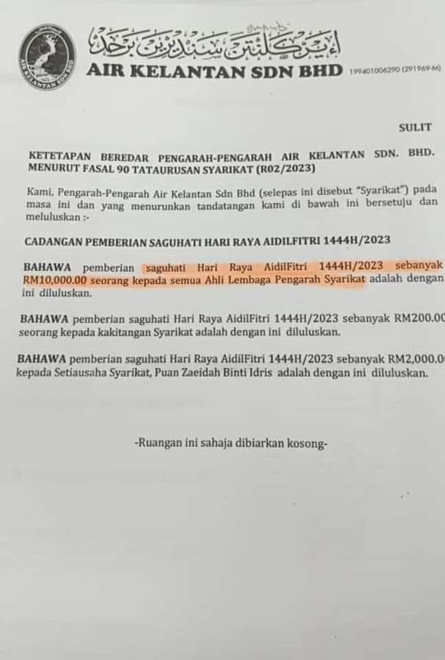_AmranFans's tweet photo. Walaupun Amran sokong PH, tapi kita tak payah lah nak dengki rasanya. Sebab dorang memang layak pun dapat bonus banyak macam tu. Itu ganjaran untuk idea dan usaha dorang.

Yela mana ada syarikat air lain yang berjaya supply cappuccino direct dekat kepala paip. Air Kelantan Sdn Bhd je yang berjaya buat benda ni.