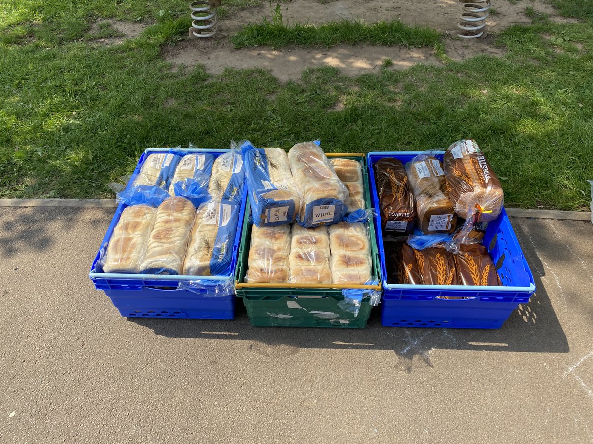 EACTBannermanRd's tweet photo. Today we had a huge food donation from an ex-pupil's dad. There was bread, cheese, potatoes, peppers,  and mushrooms. Lovely to see our community helping each other! #believeyoucan #allchildrenallbackgroundsallsucceeding #collaboration #responsibility #respect #bekind https://t.co/nMKOT3bwX2