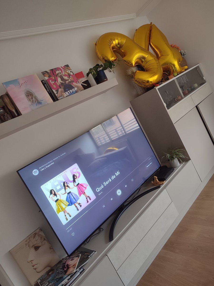 ¿EL TEMAZO QUE ESTÁ SONANDO? 😍
<a href="/MIMISEGURA/">Miriam Segura</a> <a href="/DidiTobar/">Diana Tobar</a> <a href="/Martamansilla/">Marta Mansilla</a>