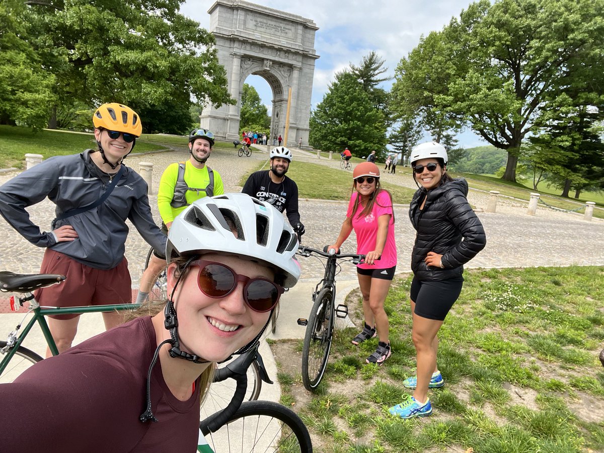 PennKidney's tweet image. Weekend fun continued! Sunday was a beautiful day for our division bike ride 🚴‍♀️We love spring time in Philly 🌷🌷
#SundayFunday 
#springtimefun