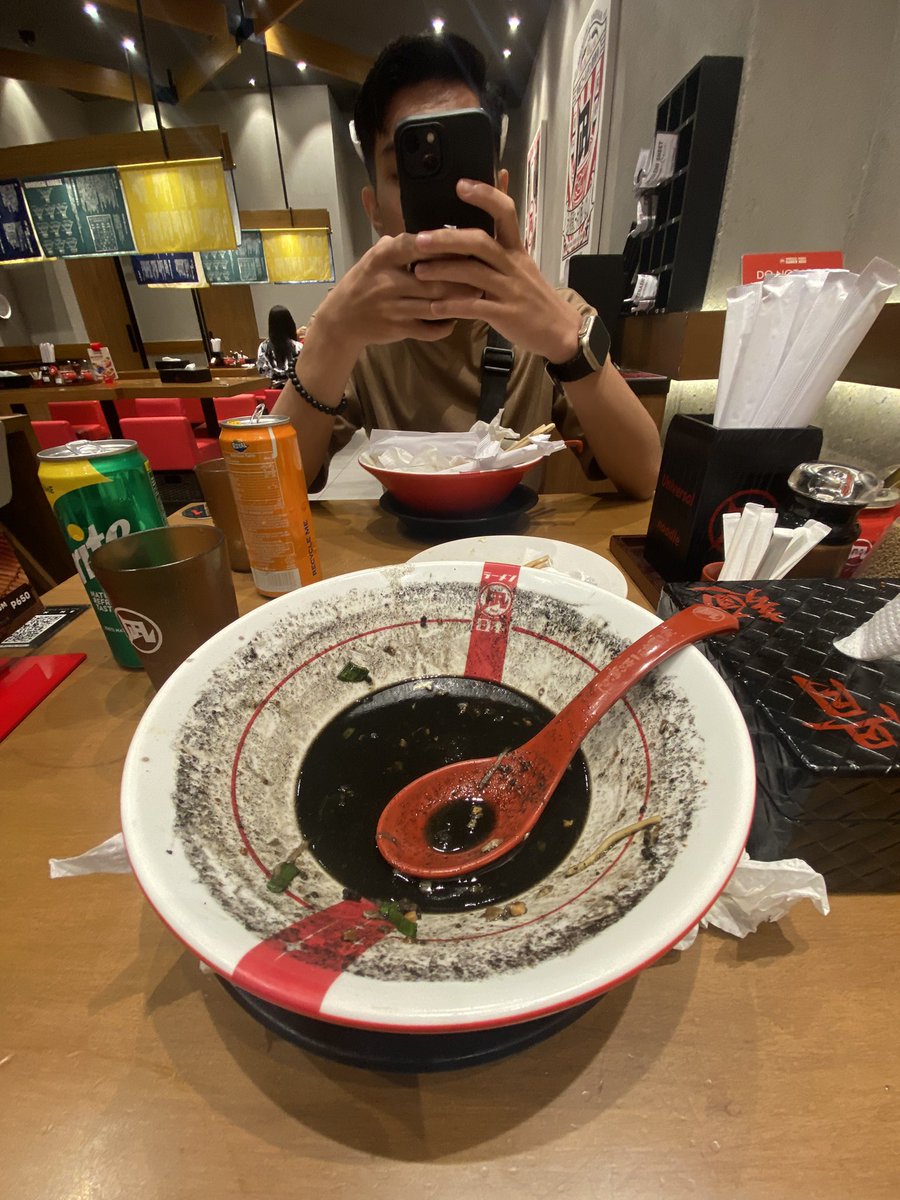 SasaScarlet's tweet image. Daming pera ah🤣 Thank you po sa treat😘 #BossD