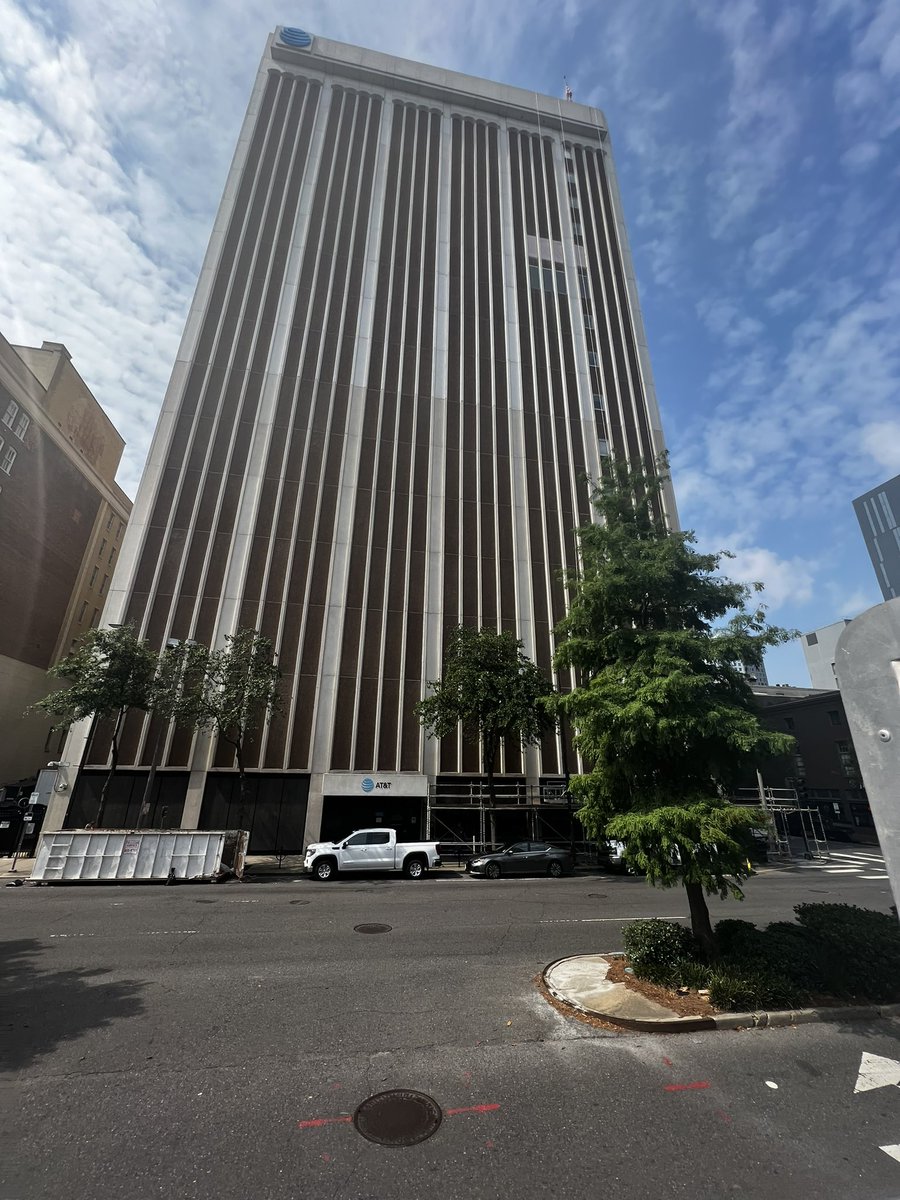 trashp4ndasec's tweet photo. Old Bell building. Hey @netsofphilly do a #networksofnola https://t.co/scyUHXdVkH