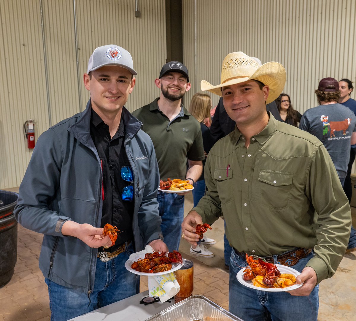 TTUVetMed's tweet photo. Crawfish = good.

400 pounds of crawfish = Epic good!!!

Celebrating the end of the school year with amazing food, fun and community.

Wreck ‘Em RaiderVets!

#TTUVetMed https://t.co/qNAeJDrzwu