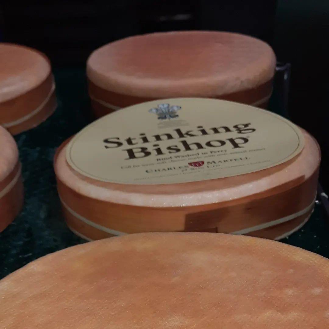 CharlieMartell1's tweet photo. Well done https://t.co/ZCW2XSE2Kp on winning:
🏆 Gold for Single Gloucester
🏆 Bronze for Stinking Bishop
🏆 Bronze for Hereford Hop
At the Artisan Cheese Awards
#competition #cheeseawards #loveofcheese #artisan #singlegloucester #stinkingbishop #herefordhop https://t.co/dSRAF5JwhD