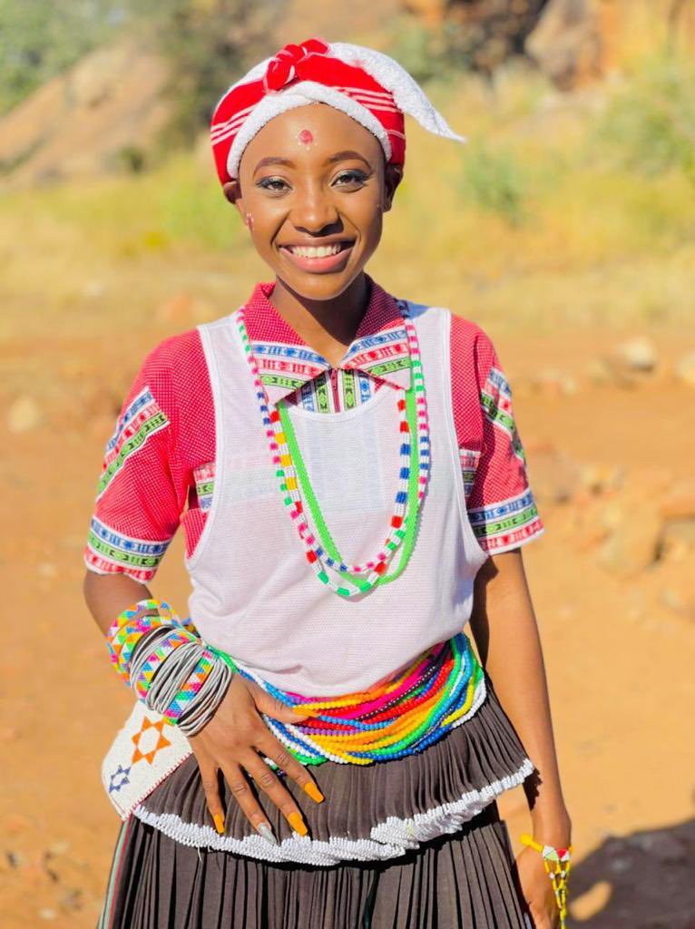 IamMzilikazi's tweet photo. RIPERILE: Bombani maxaka vamatiko va navela #CelebrateAfrika 20 https://t.co/jOL0bm8sv6