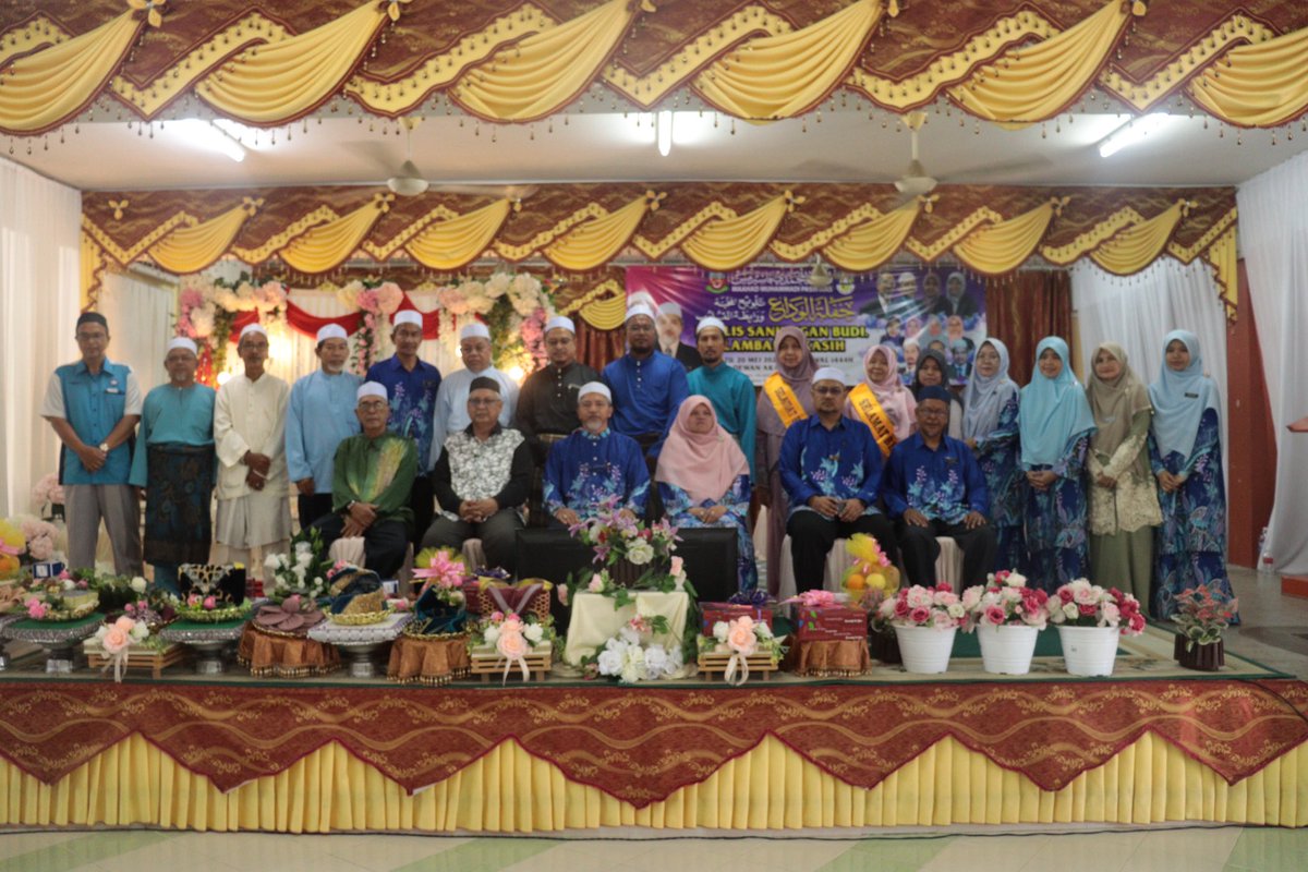 mmpmofficial's tweet photo. MAJLIS PERPISAHAN DAN PERTUKARAN GURU MAAHAD MUHAMMADI PASIR MAS 2023

TARIKH : 20/05/2023 https://t.co/2KrD5oVMT1