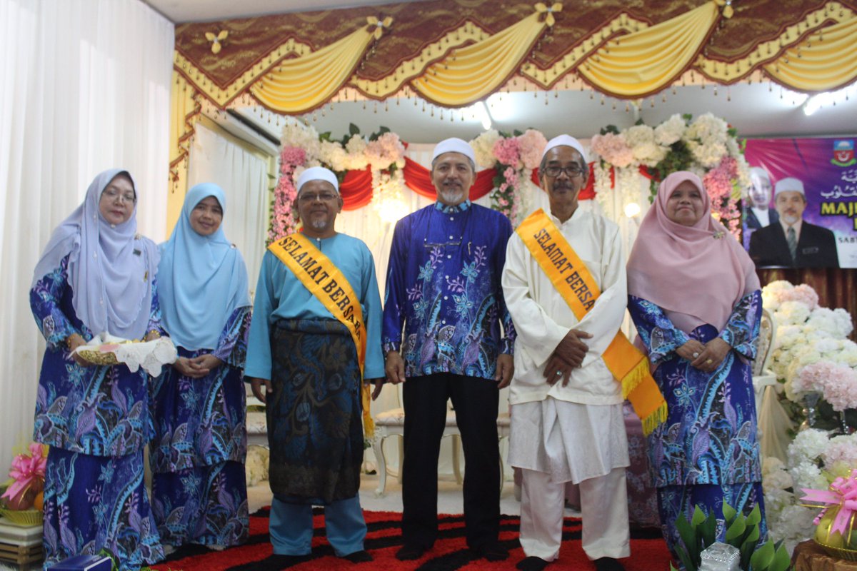 mmpmofficial's tweet photo. MAJLIS PERPISAHAN DAN PERTUKARAN GURU MAAHAD MUHAMMADI PASIR MAS 2023

TARIKH : 20/05/2023 https://t.co/2KrD5oVMT1