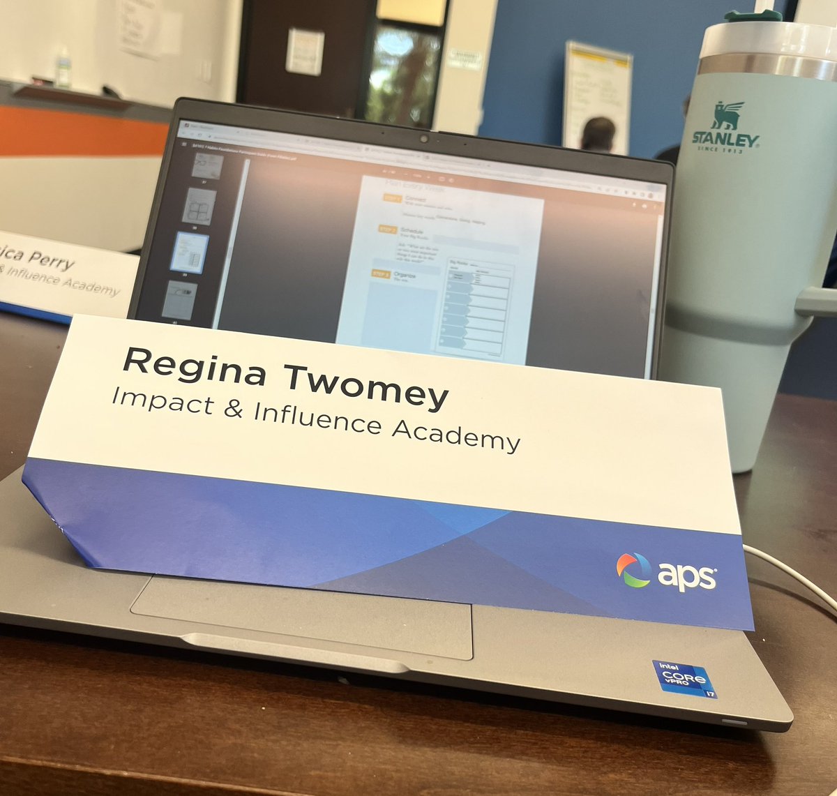 Regina Twomey tweet media