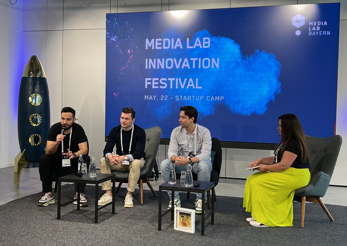 What I love about barcamps: They are the best place for spontaneous sessions. As we were joined by 6 investors of the <a href="/SevenVentures/">SevenVentures</a> team today, we just put in an ad hoc Ask me Anything Session about all things VC as our closing for today. 🙌 #MIF23