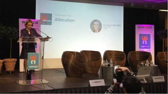 Arcep's tweet photo. 🧵💬@lauredlr a pris la parole au #TripAvicca 2023. Sur la qualité #fibre, « beaucoup d’annonces ont été faites mais peu de résultats sur le terrain, sauf dans les communes bénéficiant d’un plan de reprise des réseaux » 🔽 https://t.co/1kbK7tBYx4