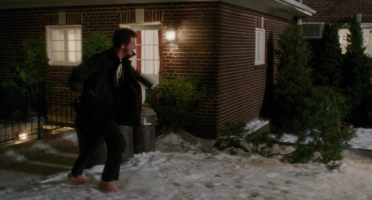 HomeAloneFrames's tweet photo. Home Alone by John Hughes - frames 118877 to 118880 of 148019.

 #homealone #homealoneframes https://t.co/DOtF4GJZdW