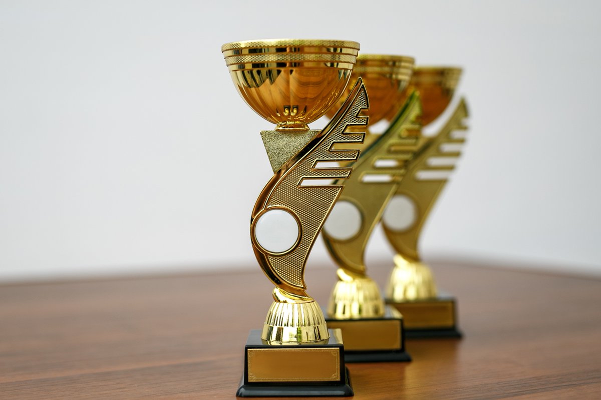 Trophy Towne hours are 9 am to 6 pm Monday through Friday and 10 am to 1 pm on Saturdays. Feel free to contact us with your personalized trophy and awards needs! trophytowne.com #CorporateAwards #CorporateAccolades #CustomAwards