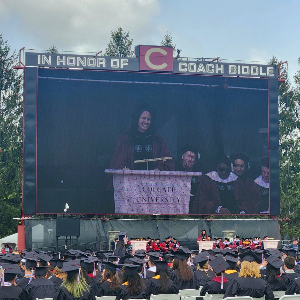 ColgateAlumni's tweet photo. Alumni Council President Susie Becker Gould '03 welcomed #Colgate2023 as the newest Colgate alumni at yesterday's commencement ceremony. https://t.co/ELOGjRnwI9