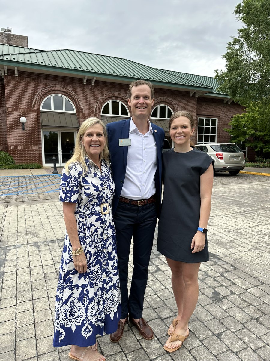 HamiltonGrant's tweet photo. GEDA was honored to have Georgia’s Governor Brian Kemp and First Lady Marty Kemp join us for our 2023 @GEDA_1963  Spring Workshop in Athens, Georgia. 

Our economic development community has flourished under Governor Kemp’s leadership. https://t.co/yhWRSJKVpA