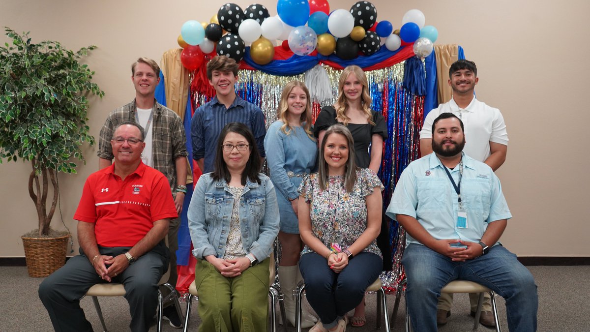 PlvwISD's tweet photo. PHS held their Honors Breakfast this morning to recognize the hard work and determination of 30 PHS seniors. We would like to thank Plainview ISD administrators, PHS Principal Mr. Brandt Reagan and the Board of Trustees for being present at the 2023 Honors Breakfast. https://t.co/bfSP8tAlHh