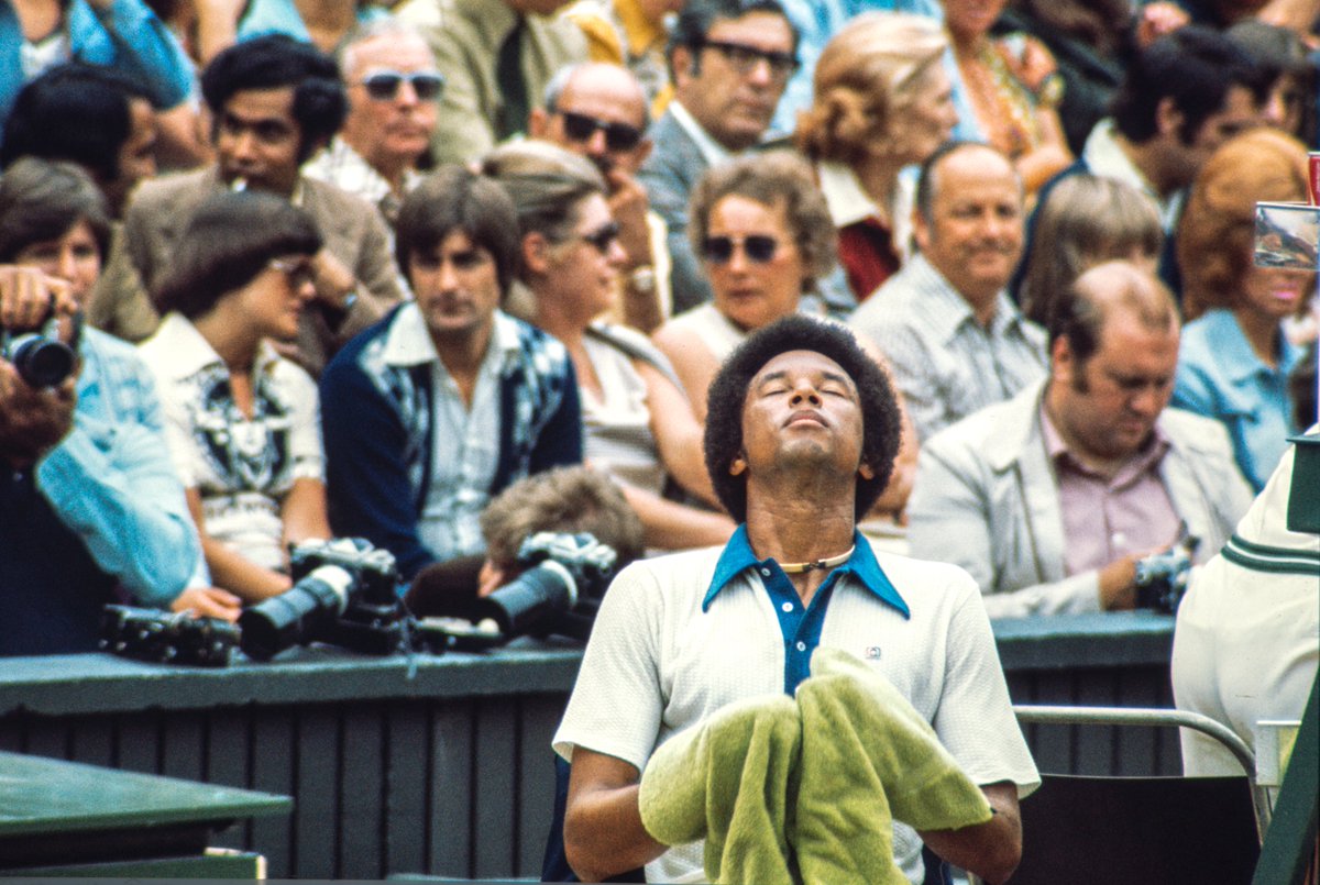 In 1975, Michael Cole captured Ashe “meditating” during changes of end. Knowing that the press would want to write about this he notes that Ashe’s behaviour “seemed to be unusual to me at the time, so anything unusual must be shot!”
#ArthurAshe #TennisPhotography #Wimbledon