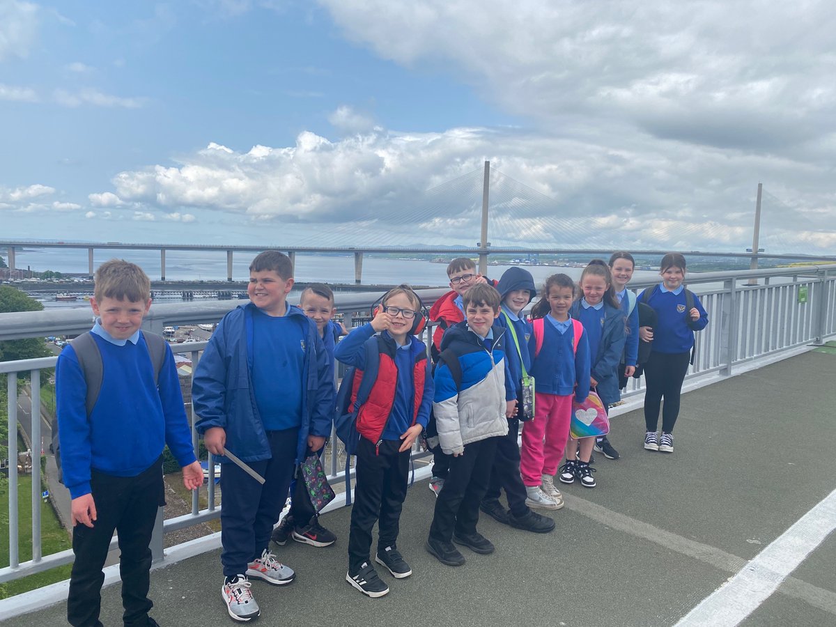 P3/4/5 had a fabulous time today on our whole school trip to @ForthBridges 🌉 we learned so much & worked in mixed groups to problem solve & build cantilever bridges. Here are pictures of us walking across one of the forth bridges @Chapelgreen_PS 
#STEM #STEMeducation #engineers