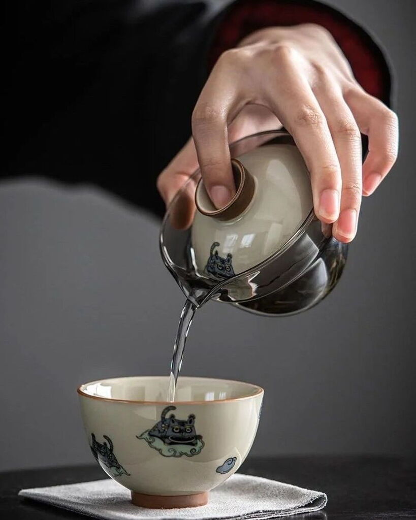 Drinking alone can be fun as well.

Link in bio. Search 🔍 tiger travel.

ift.tt/hmj95NI

.
.
.
.
.

#gongfutea #gongfucha #tea #chinesetea #teatime #teaware #tealover #chadao #teaceremony #teapot #tealife #puerh #teahead #teaphotography #teases… instagr.am/p/CsjLx4UuQ9K/