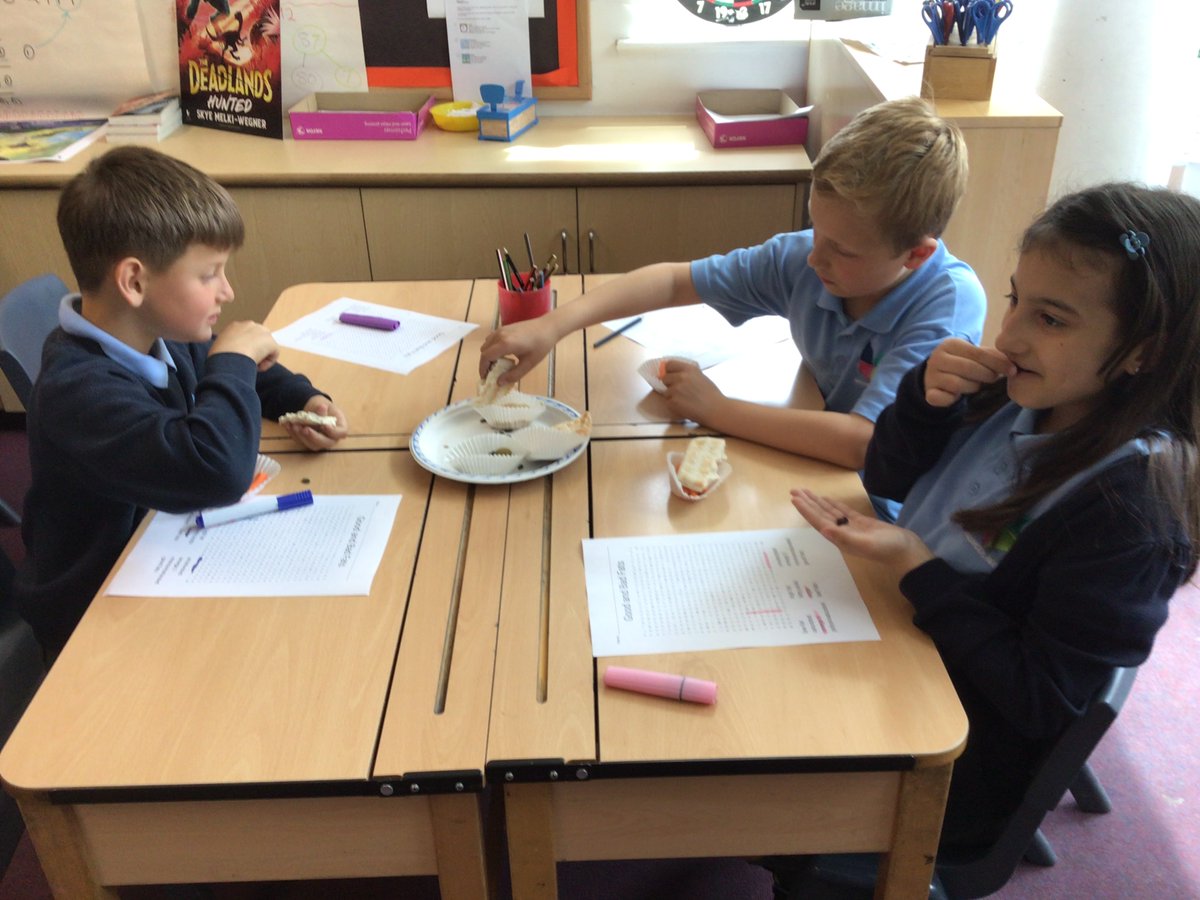 mbpsyear3's tweet image. Yummy, yummy! Today we talked ‘bad’ fats (saturated) and ‘good’ fats (unsaturated) in Science. Then we ate some (of the good types!) - olives, hummous, dark chocolate, pumpkin seeds. @MBPSHead @LDBSLAT @TeamThree11 #mbpsscience