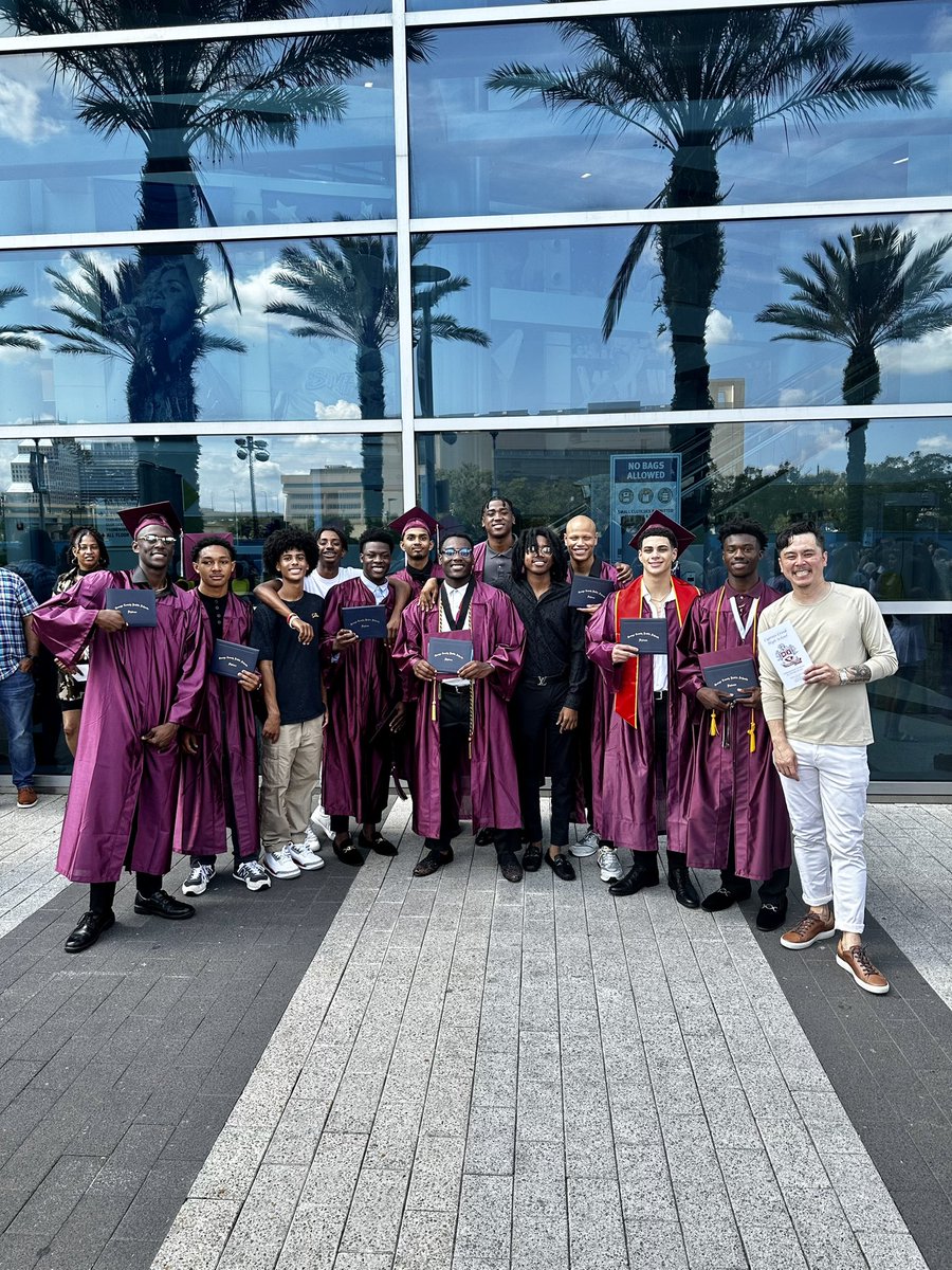 FAMILY! Once a 🐻, always a 🐻‼️ Congrats to our Class of 2023 graduates! 🎓 You set the standard for the program and for that we are forever grateful! Best of luck on this next chapter of your lives! Love y’all! 
<a href="/coachrobcampman/">Rob Campman</a> <a href="/CCHSBears/">Cypress Creek HS Athletics</a> <a href="/CCHS_mrsmendez/">Principal Marisol Mendez</a>