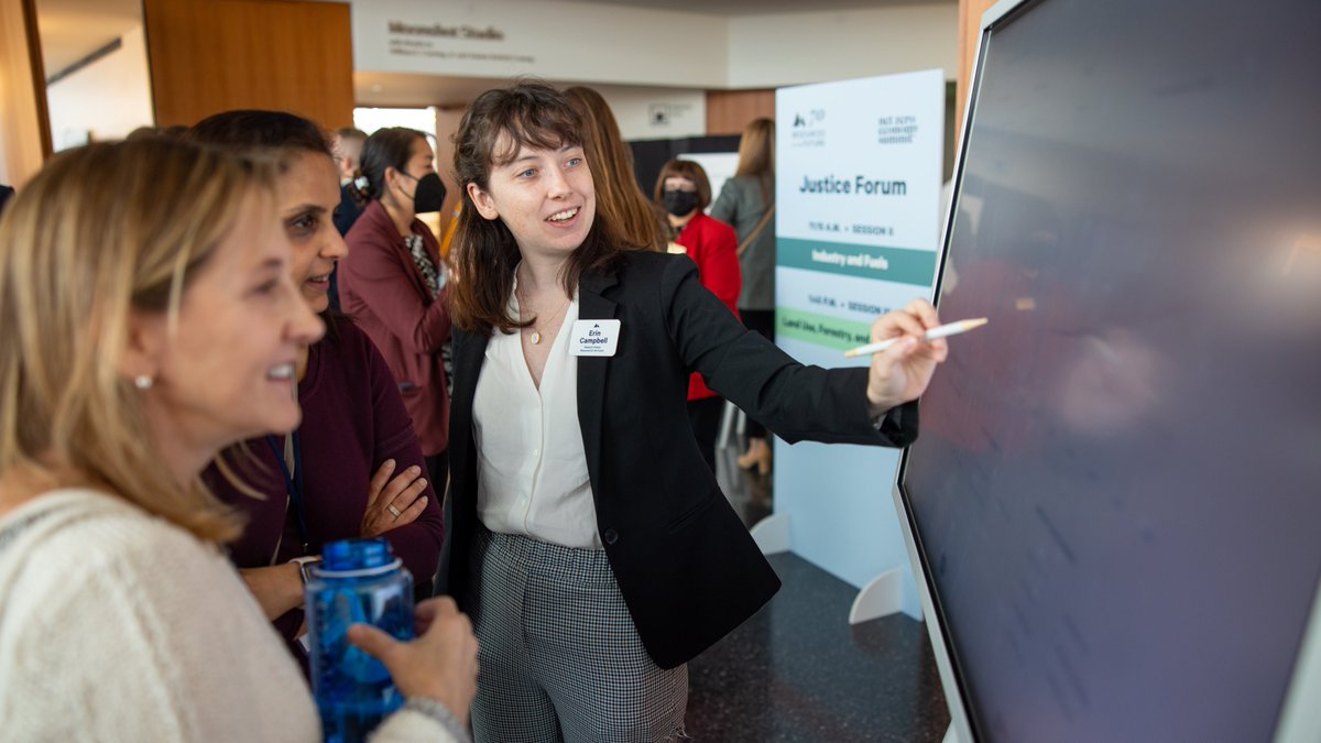 rff's tweet photo. We are hiring research analysts! 📢

Are you passionate about the #environment and have a knack for #research? We would love to have you join us here in DC! ☀️🌲

Learn more: https://t.co/HKRp07VaMh https://t.co/SgJOYz1r8z