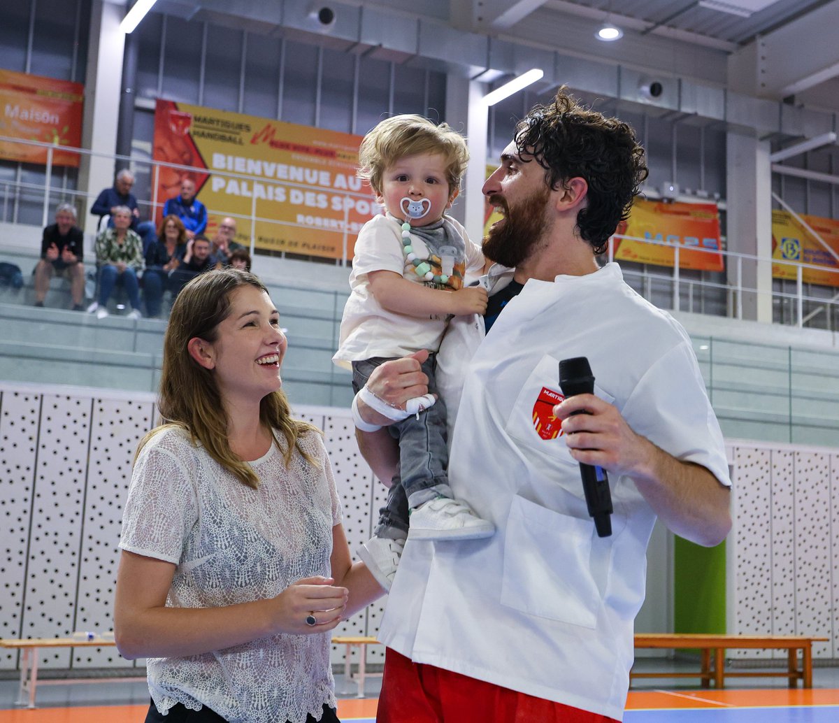 📸 N1 - Grâce à l'objectif de @SportsPhotoProj retour en images sur la der de la saison entre le MHB et Pau Nousty (album complet sur FB). Soirée riche en émotions avec les adieux de Thomas TRICAUD, Yoann RAMOGNINO, Marc PICUS et Valentin PORTE ❤💛
