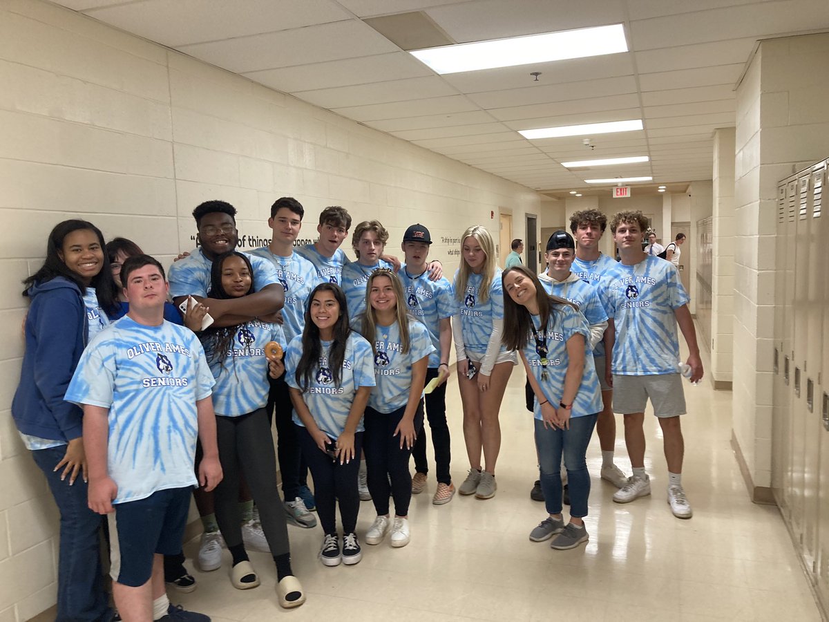 I’ll miss our advisory family so much! 🩵💙☺️ Journey on and do all of the spectacular things I know are in your futures!