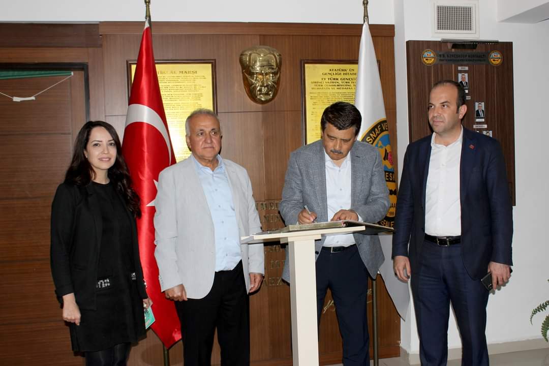 KONESKOOP's tweet photo. AK Parti Antalya Milletvekili Kemal Çelik, KONESKOOP'u ziyaret etti. Çelik'i yeniden milletvekili seçilmesi dolayısıyla tebrik eden KONESKOOP Yönetim Kurulu Başkanı Durali Kolpak,  yeni yasama döneminde başarılar diledi. https://t.co/9eaDMgtZy4