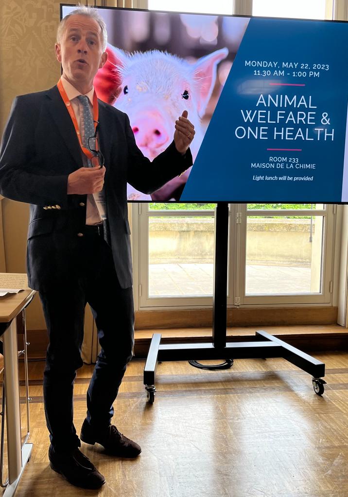 Fantastic second day at 90th #WOAHGS with excellent turnout at our #ICFAW information kiosk and #OneHealth #AnimalWelfare. Looking forward to tomorrow’s side event on fish welfare @Act4AnimalsEU